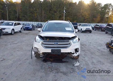 2018 Ford Escape Se z USA, uszkodzony, nr VIN 1FMCU9GD8JUA48236